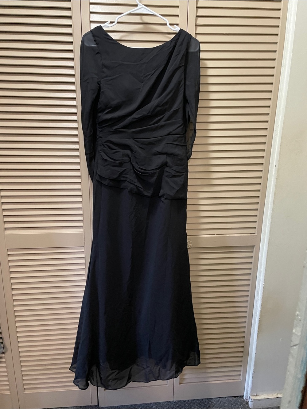 Elegant Black Long Sleeve Evening Dress